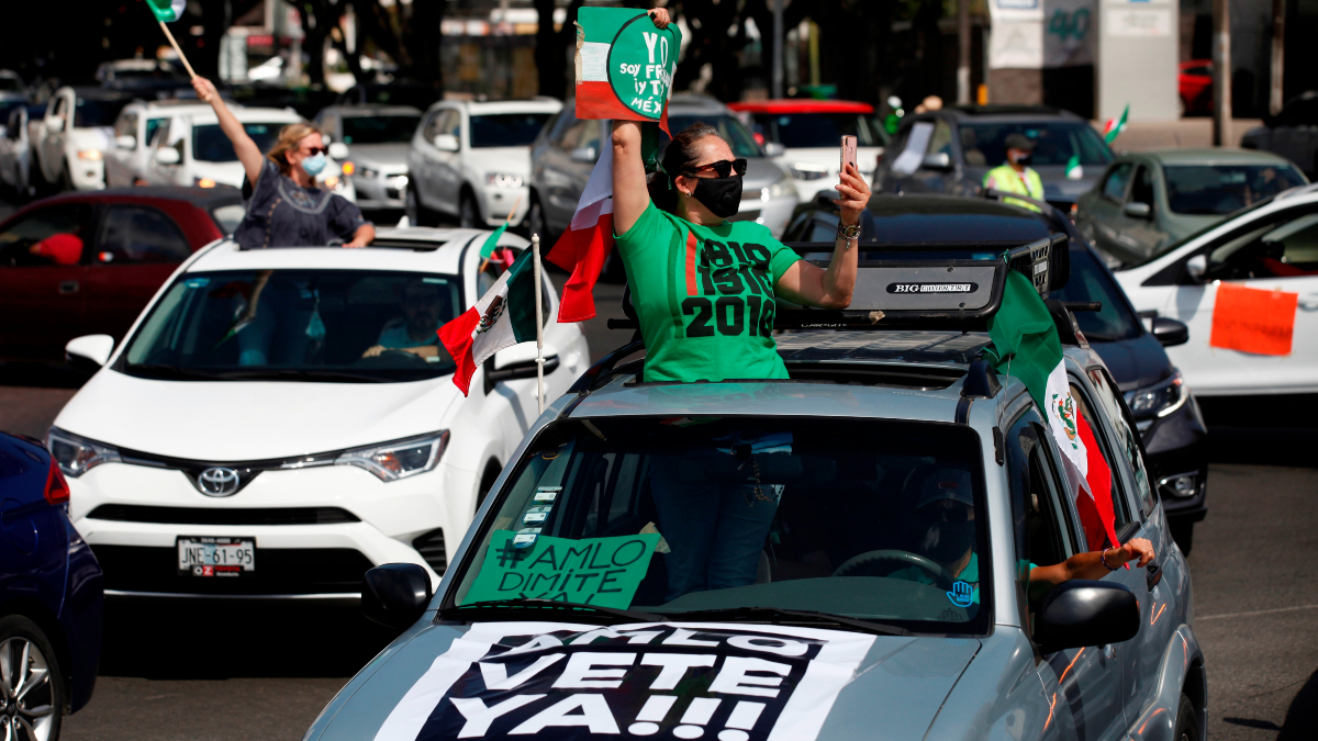 Caravana m vil cientos de mexicanos exigen renuncia de AMLO