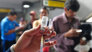 Aplican vacunas contra influenza en México