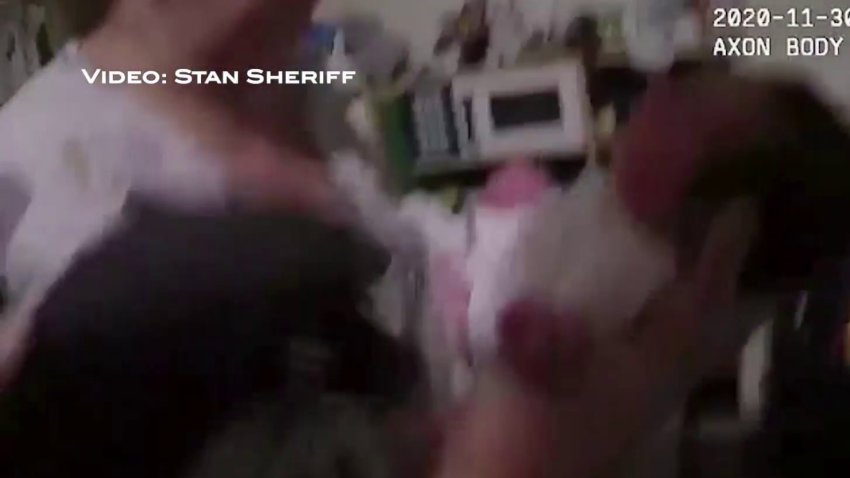 Policía salva a bebé de la muerte y todo queda captado en video