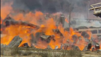 Incendio en Auberry mantiene a decenas de bomberos en alerta; piden a residentes estar preparados para evacuar