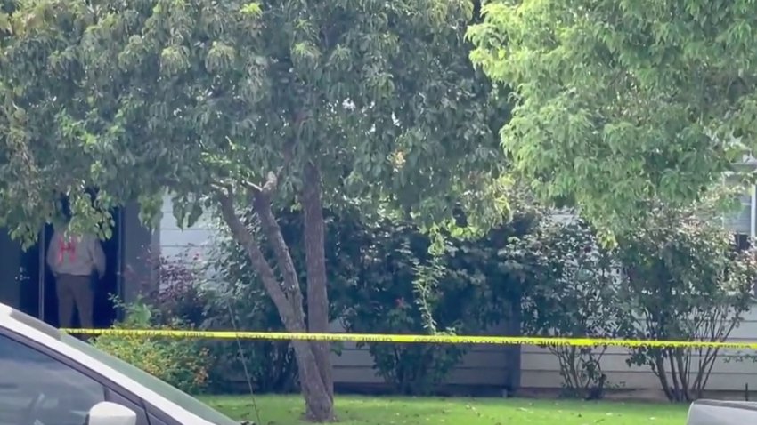 Policía: hombre se atrinchera en residencia de Visalia tras dispararle a dos familiares
