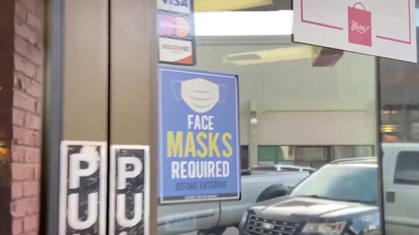 Regresa el uso obligatorio de mascarillas tras un Día de Acción de Gracias lleno de contagios