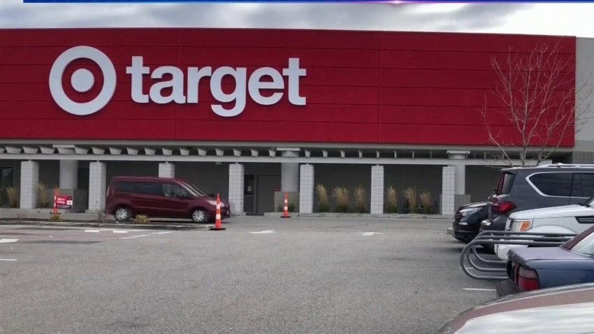Cadena de tiendas Target eleva salario mínimo hasta $24 en algunos mercados