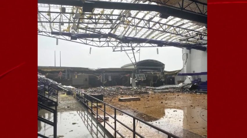 Impresionantes imágenes: tornado destruye parte de escuela al norte de Texas