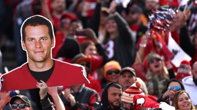 Tom Brady dice que vuelve del retiro para nueva temporada