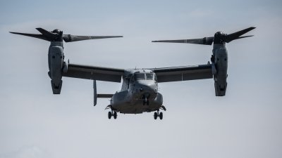 Buzos estadounidenses hallan partes de avión siniestrado en Japón