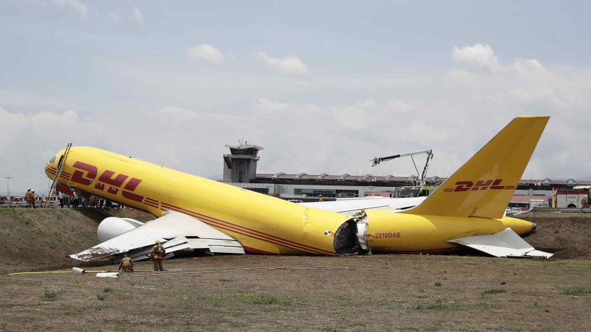 Avión de la empresa DHL se parte en dos en aeropuerto de Costa Rica
