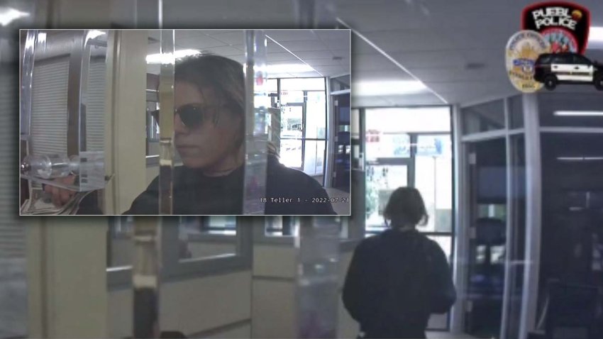 En video: una mujer habría robado un banco sin usar un arma