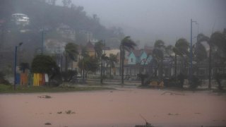 Vista de fuertes lluvias sobre Samaná, República Dominicana.