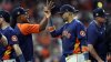 Los Astros  golpean a Zack Wheeler y los Phillies para igualar la Serie Mundial rumbo a Filadelfia