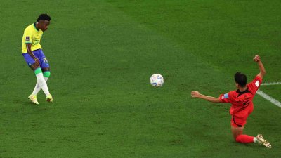 Video: Vini Jr. pone el 1-0 de Brasil ante Corea del Sur con un golazo