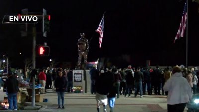 Realizan vigilia para honrar memoria de oficial caído en Selma