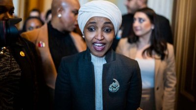 Expulsan a Ilhan Omar del Comité de exteriores de la Cámara Baja