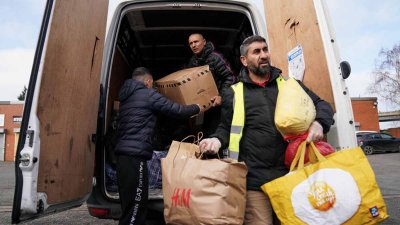 Recaudan fondos para ayudar a las víctimas de los terremotos en Turquía y Siria
