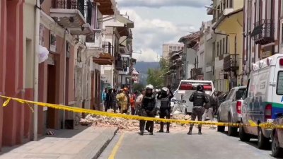 Terror y destrucción: fuerte terremoto en Ecuador deja al menos 14 muertos