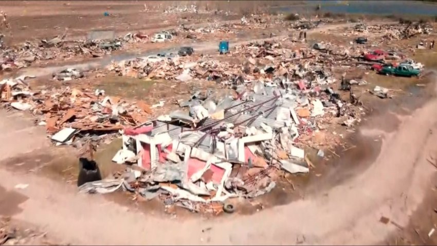 Desde el aire: las apocalípticas imágenes del pueblo que fue borrado del mapa por un tornado