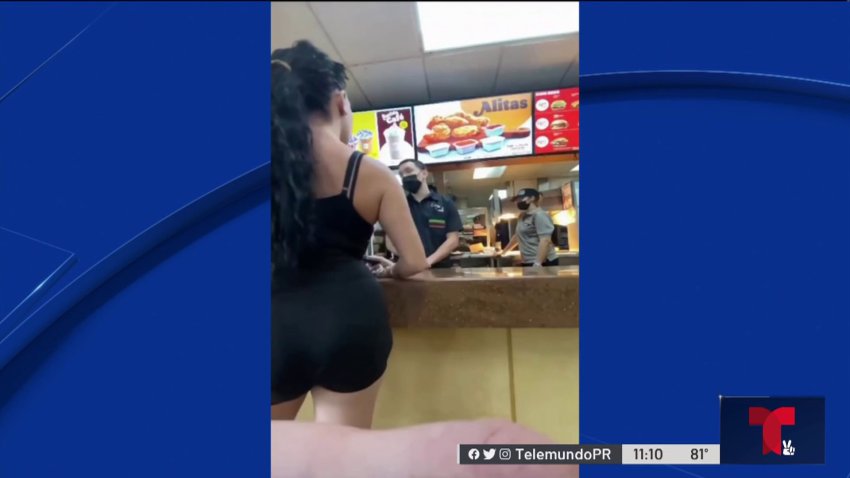 “Te meto en la cara”: clienta enfurecida arremete contra empleado de un Burger King