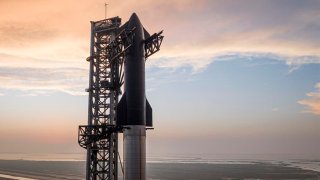 Fotografía cedida por SpaceX donde se muestra un detalle de su cohete Starship en la base de la empresa en Boca Chica, Texas (EEUU).