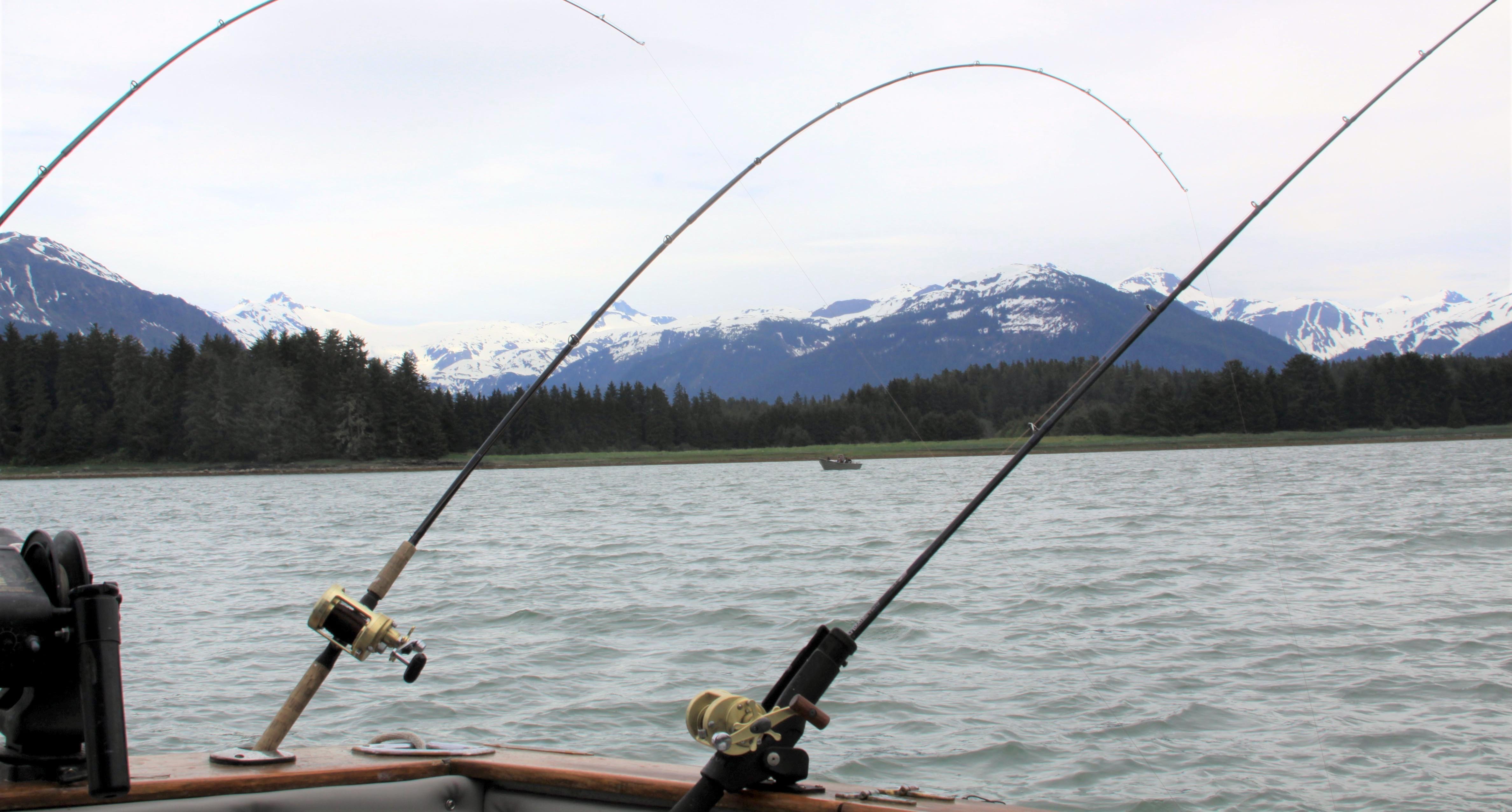 Alaska: barco se hunde durante viaje de pesca familiar y deja