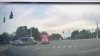 Video: impactante choque entre ambulancia y autobús en Florida