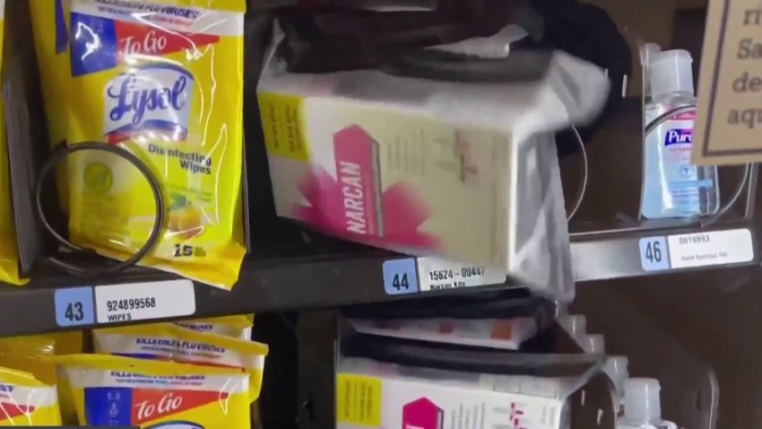 Así funcionan máquinas expendedoras de Narcan en San Joaquín