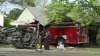 Camión de bomberos se estrella contra casa en Stockton