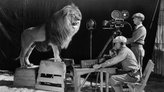 Cien años después de su formación, su legado -inmortalizado en aquella icónica introducción del majestuoso rugido de un león enmarcado por un dramático óvalo dorado- permanece en una industria cambiante y con un futuro incierto. (Foto de archivo)
