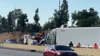 Accidente en Fresno obliga al cierre de carretera 99 en el centro de la ciudad.