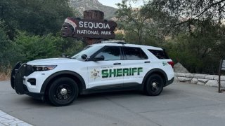 Buscan a adolescente en el río Kaweah