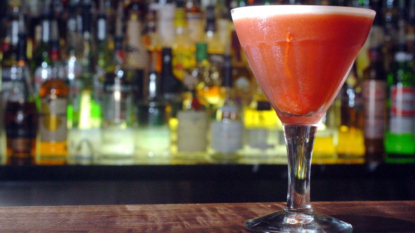 (AUSTRALIA OUT) The cocktail ‘Dubonnet Sour’ at the Kirketon Bar on Darlinghurst Road, Darlinghurst, 14 November 2006. SHD Picture by ADAM MCLEAN (Photo by Fairfax Media via Getty Images via Getty Images)