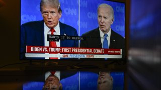 El debate dejó mal parado al presidente Joe Biden quien pareció titubeante y debilitado.