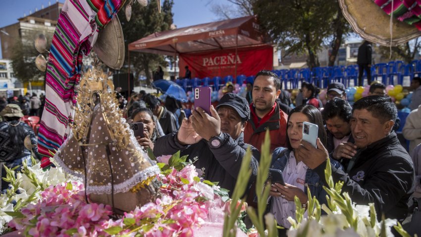 Bolivia declara 'Patrimonio Nacional' a una Virgen considerada la "más pequeña del mundo"