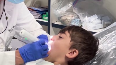 Organizan evento para ayudar con la higiene dental de menores en escuela de Fresno