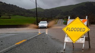 Lluvias, nieve y fuertes vientos se esperan para las próximas horas para el norte y centro de California.