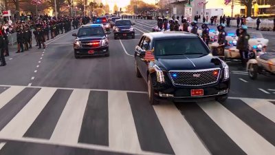 Presidente Trump, a bordo de “La Bestia”, encabeza caravana presidencial hacia el estadio Capital One