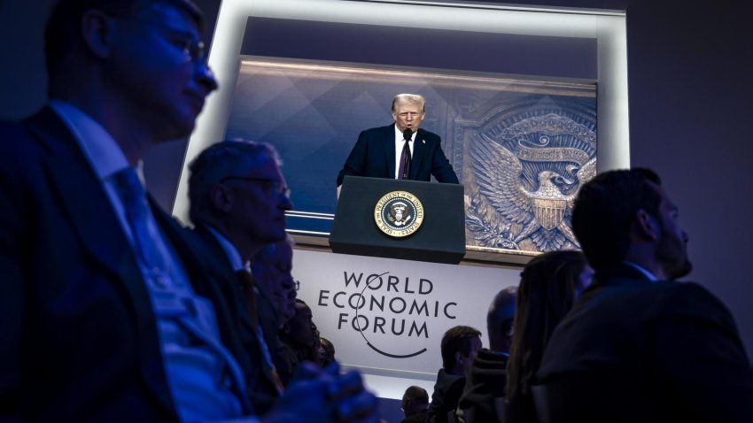 Trump en Davos: "Fabriquen en Estados Unidos o paguen aranceles"