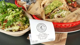 Un plato de Chipotle en Miami, Florida.