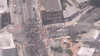 Actualizaciones en vivo: LAPD declara asamblea ilegal a una de las manifesaciones en el centro de Los Ángeles