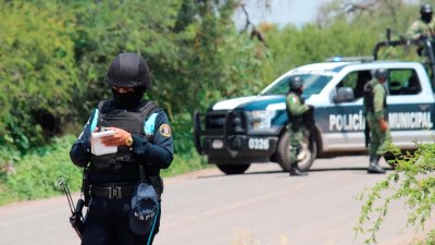 Grupo armado irrumpe en fiesta patronal en México: matan al menos a 10 personas