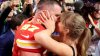 ¡Dijo que sí! Taylor Swift se compromete con Travis Kelce